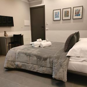 Rosy Room Design